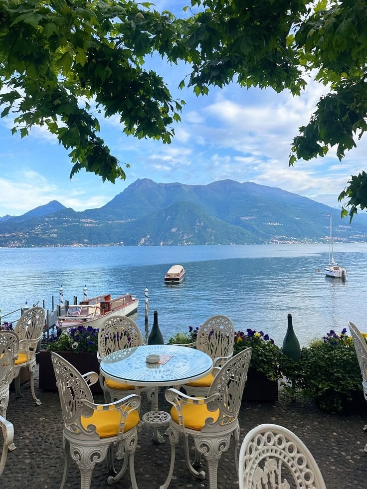 Lake Como scenic landscape (photo 2 of 4)