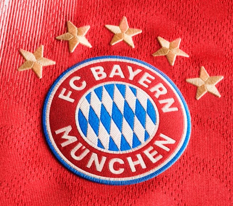 FC Bayern BTS bias Taehyung OT7 (photo 2 of 2)