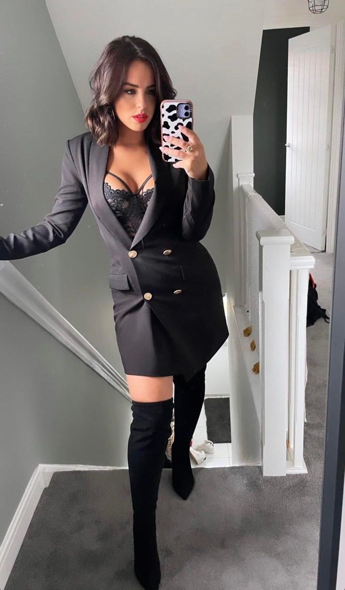 ex Corrie stars thigh-high boots (photo 2 of 4)