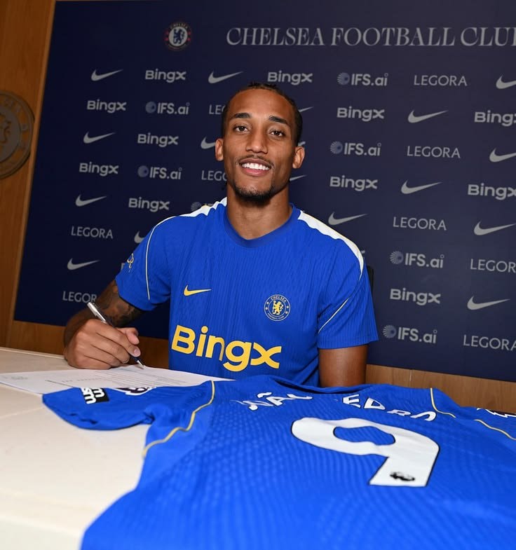 Joao Pedro Chelsea contract signing