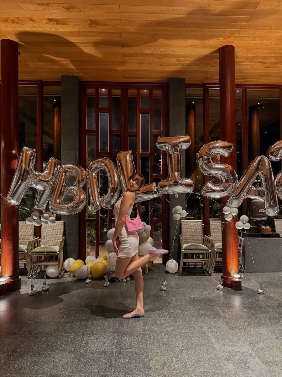 LISA celebrating her final 20s birthday at beach party (photo 3 of 3)