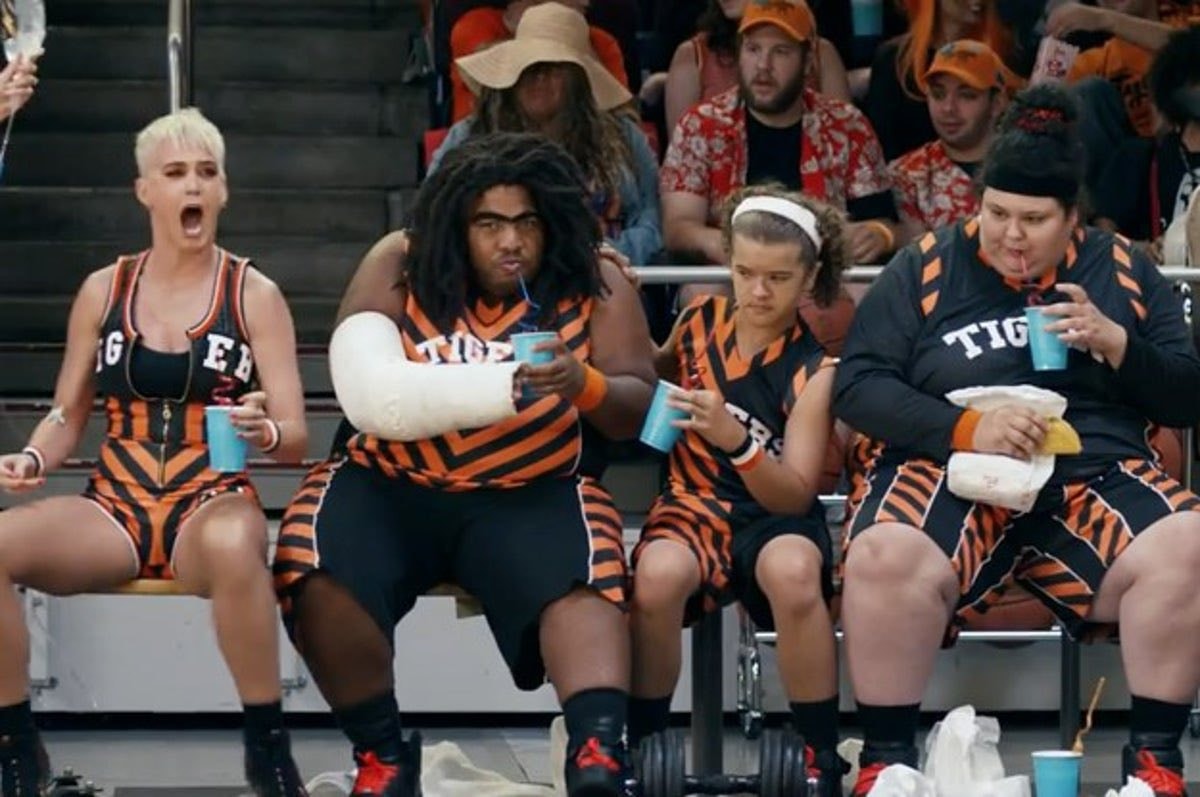 Katy Perry Swish Swish Nicki Minaj (photo 4 of 4)