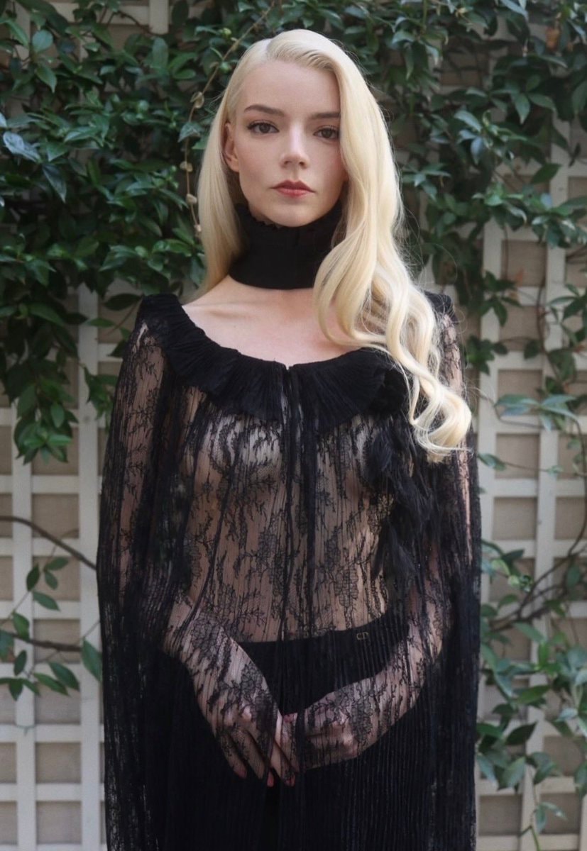 Anya Taylor-Joy new images (photo 2 of 2)