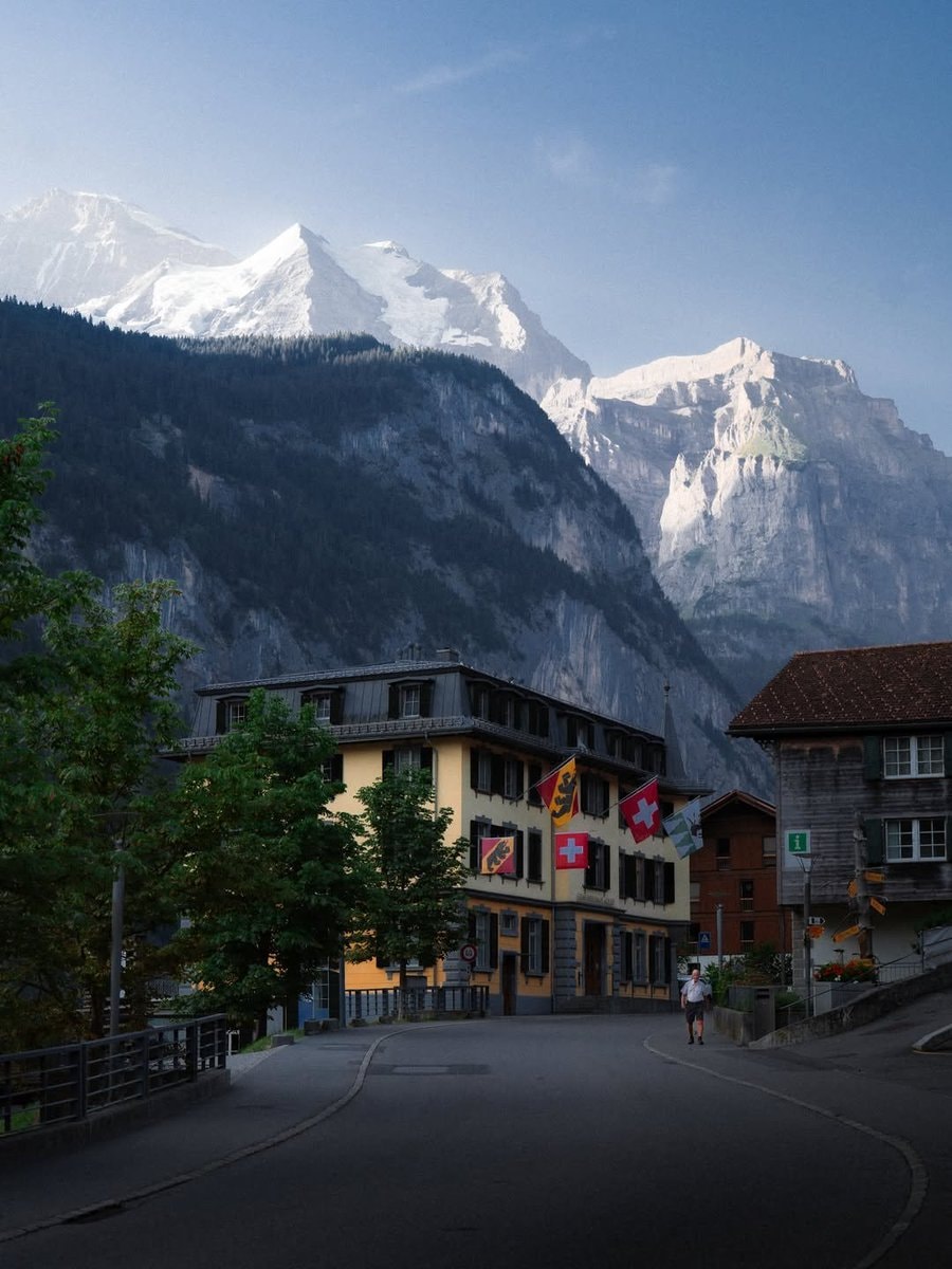 Swiss village mountain landscape (photo 4 of 4)