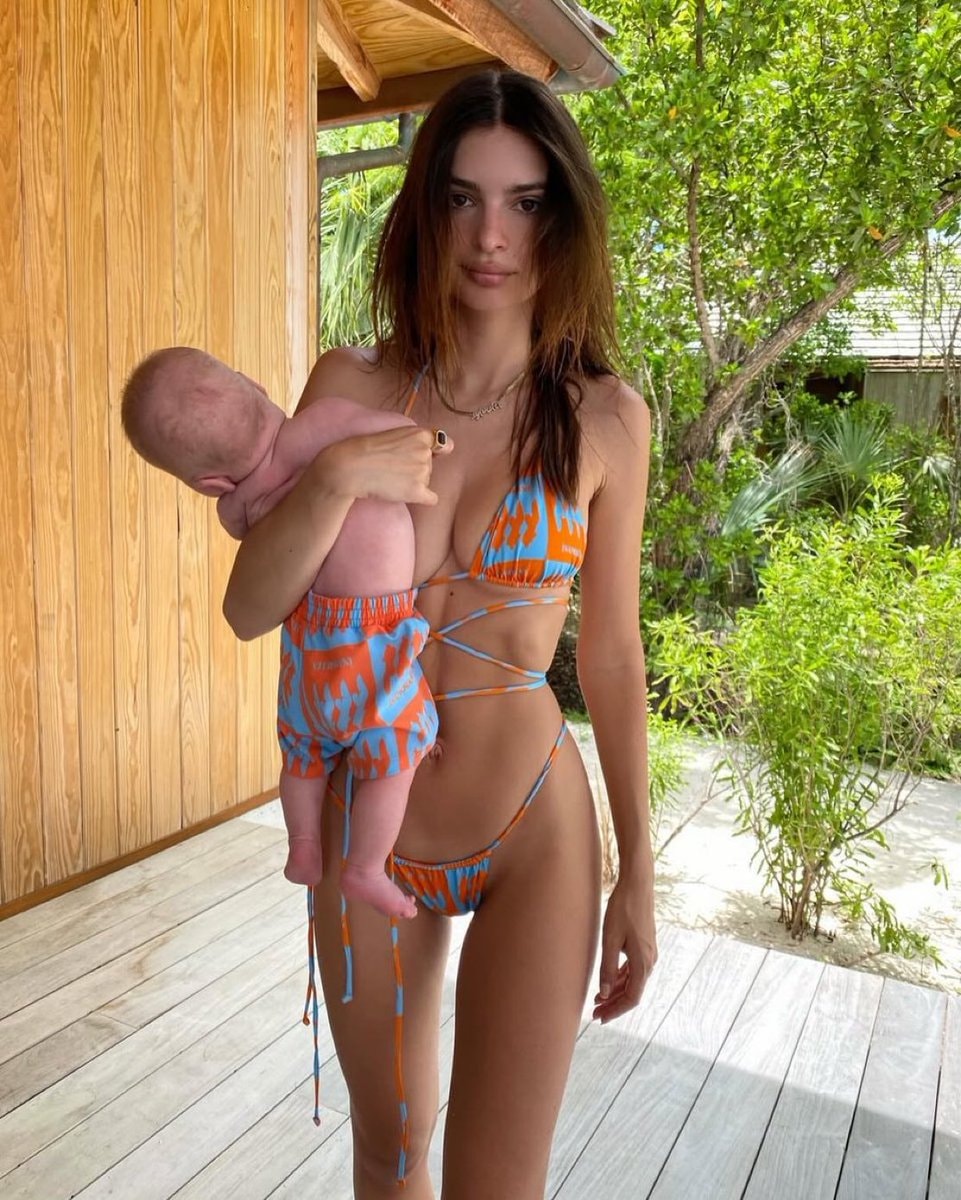 Emily Ratajkowski single motherhood reflection
