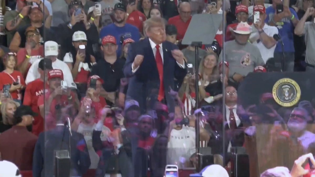 Trump YMCA dance after 90 minutes on stage