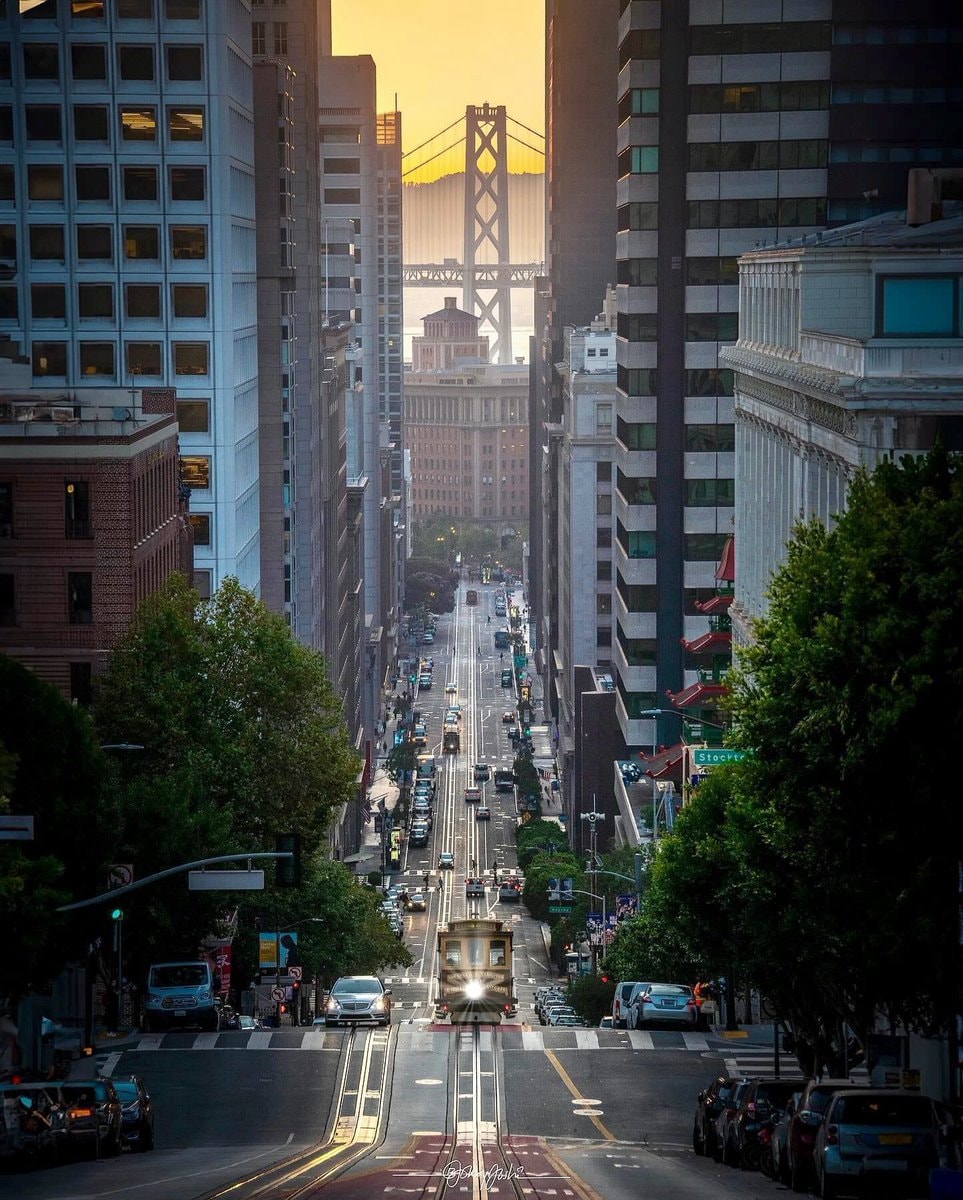 San Francisco cable car sunset (photo 1 of 4)