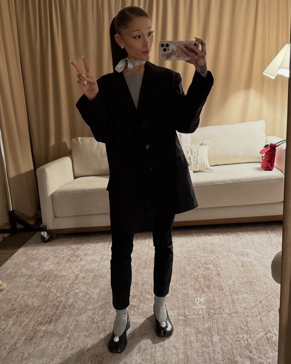 Ariana Grande new photos (photo 3 of 3)