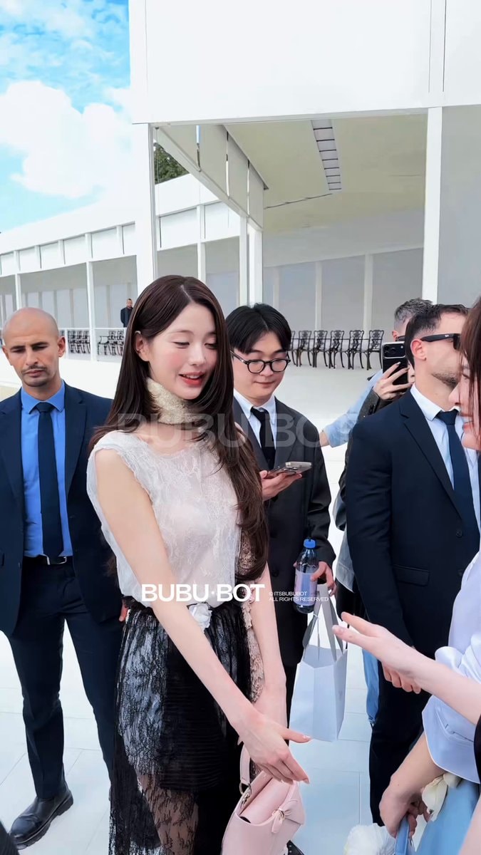 LingOrm Wonyoung Dior Fashion Show