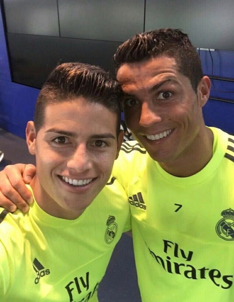 Cristiano Ronaldo James Rodríguez reunion (photo 2 of 2)
