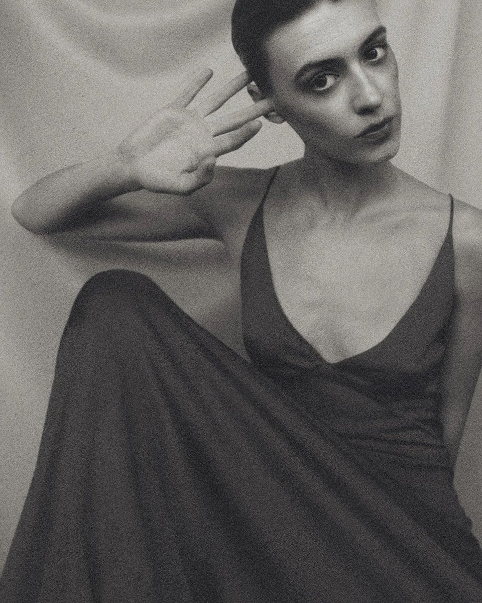 Daisy Edgar-Jones Vogue Spain (photo 3 of 3)
