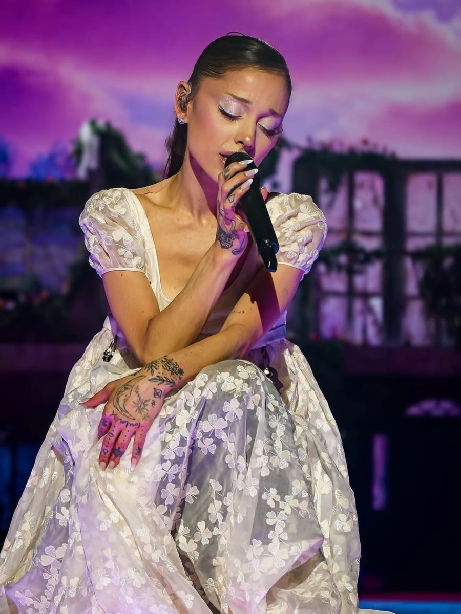 Ariana Grande eternal sunshine tour (photo 2 of 2)