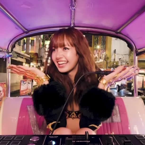 Lisa Blackpink moment