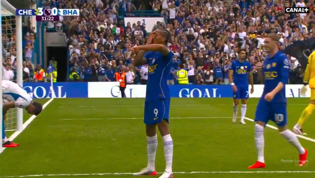 João Pedro goal celebration