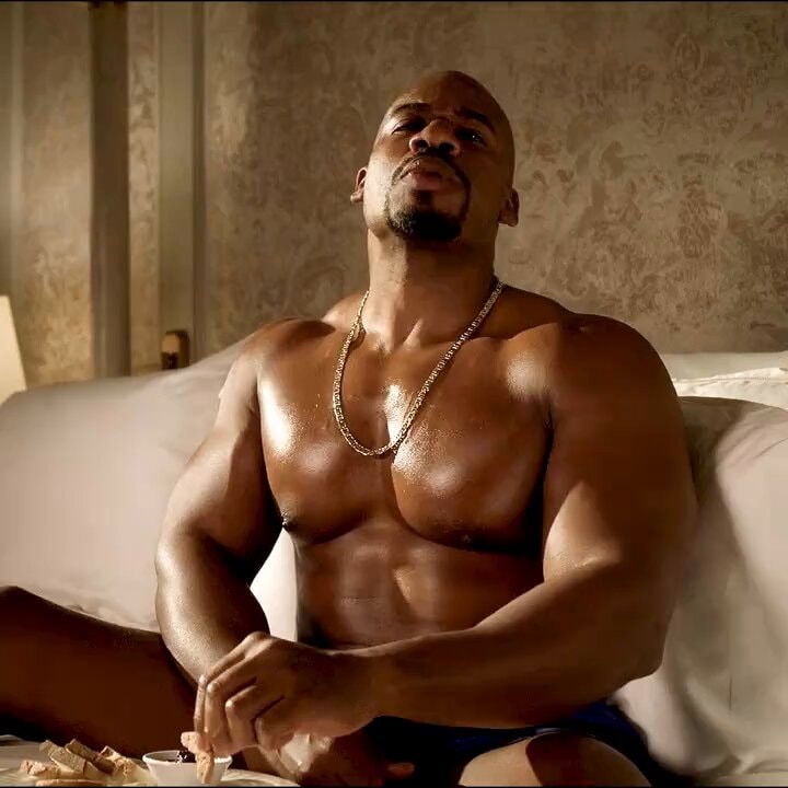 muscular man gold chain
