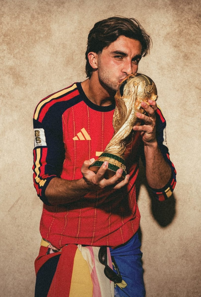 Ferran Torres World Cup trophy