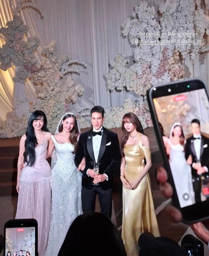 Lisa at Yaya and Nadech wedding (photo 2 of 2)