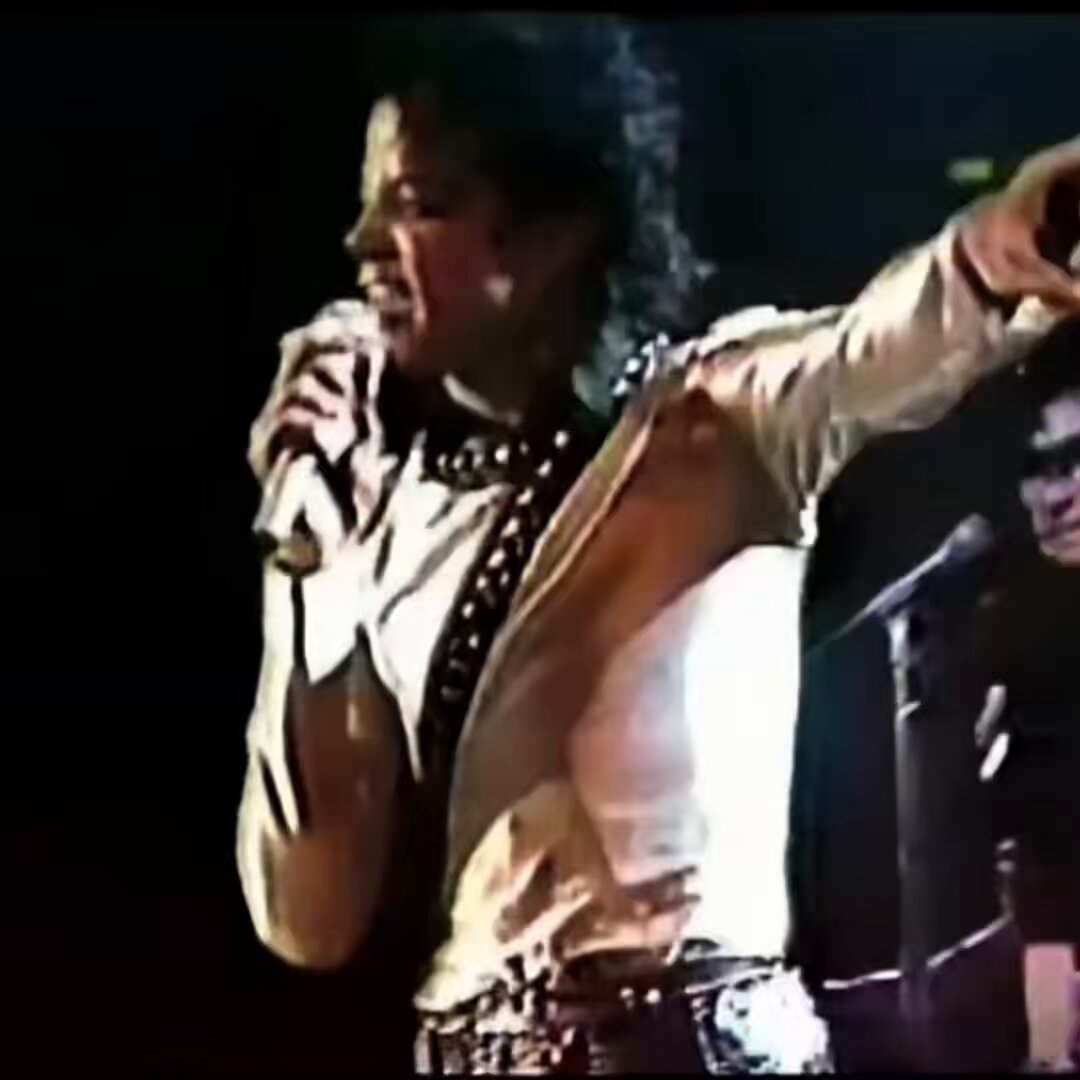 Michael Jackson Heartbreak Hotel reference