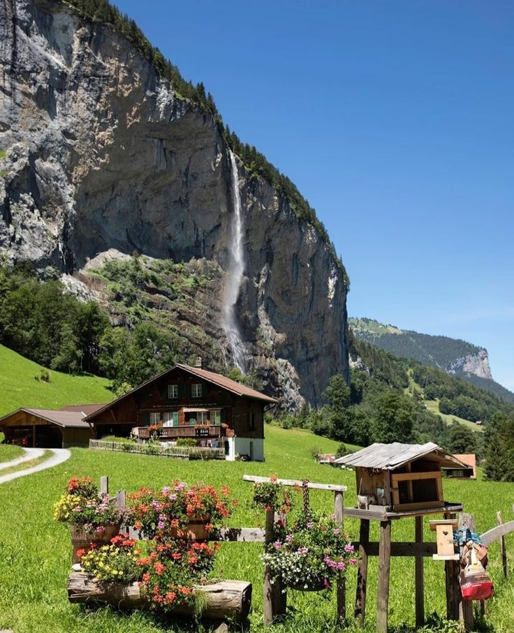 Switzerland village mountains 🇨🇭 (photo 4 of 4)