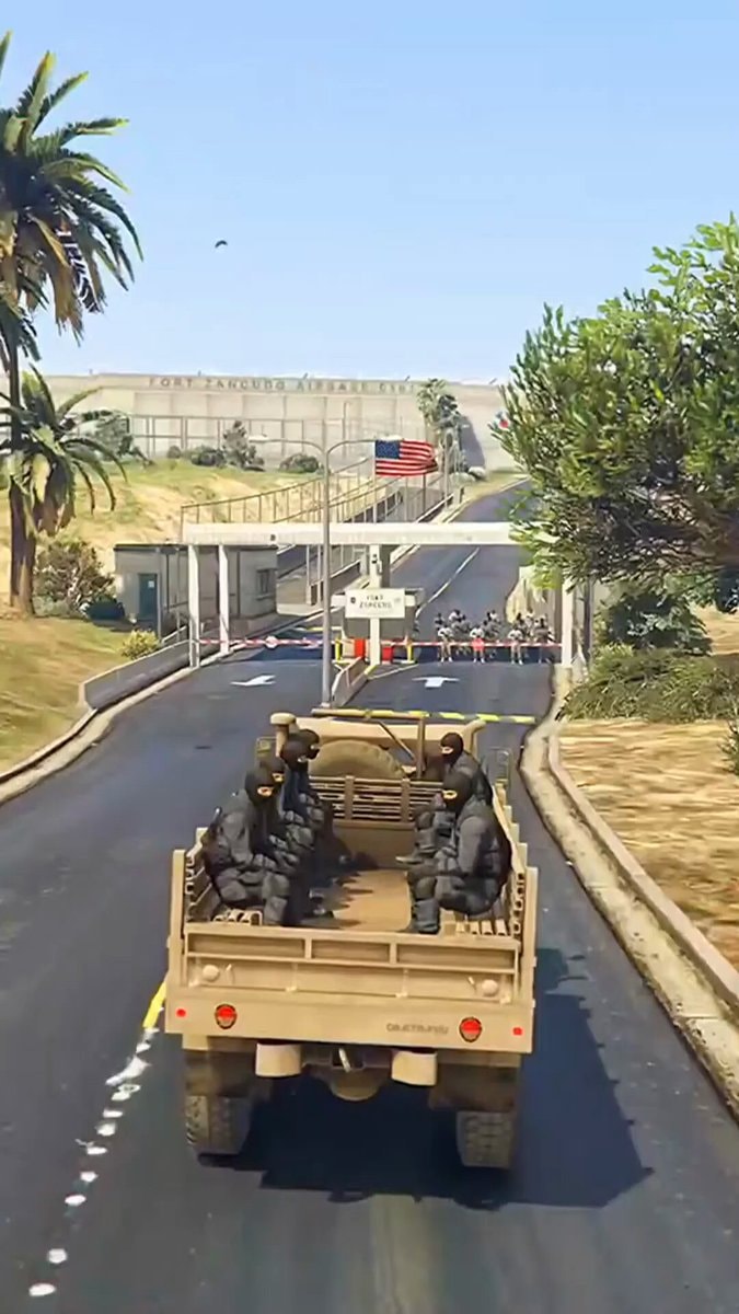 Trevor steals tank Fort Zancudo GTA5