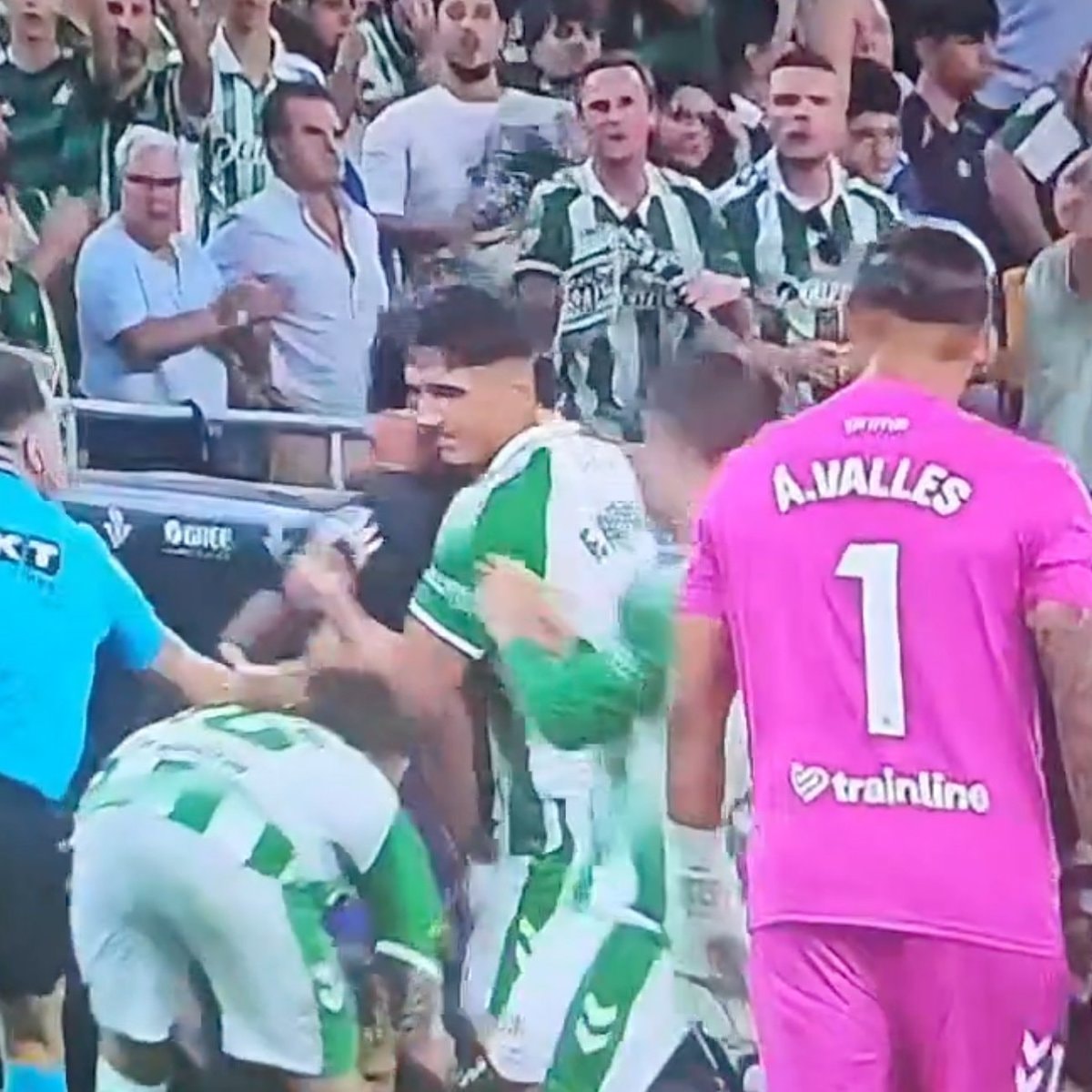 Facundo Lamine altercation footage (photo 2 of 4)