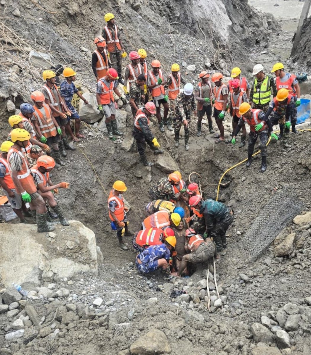 Nepal flood rescue NEPALI ARMY (photo 2 of 2)