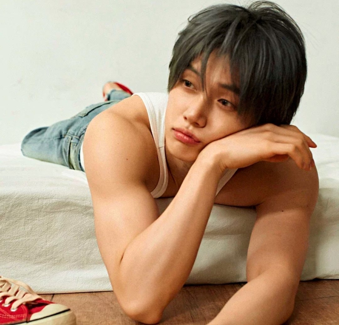 TXT Yeonjun solo comeback July (photo 2 of 2)