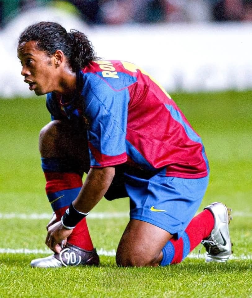 Ronaldinho FC Barcelona Nike Total 90s