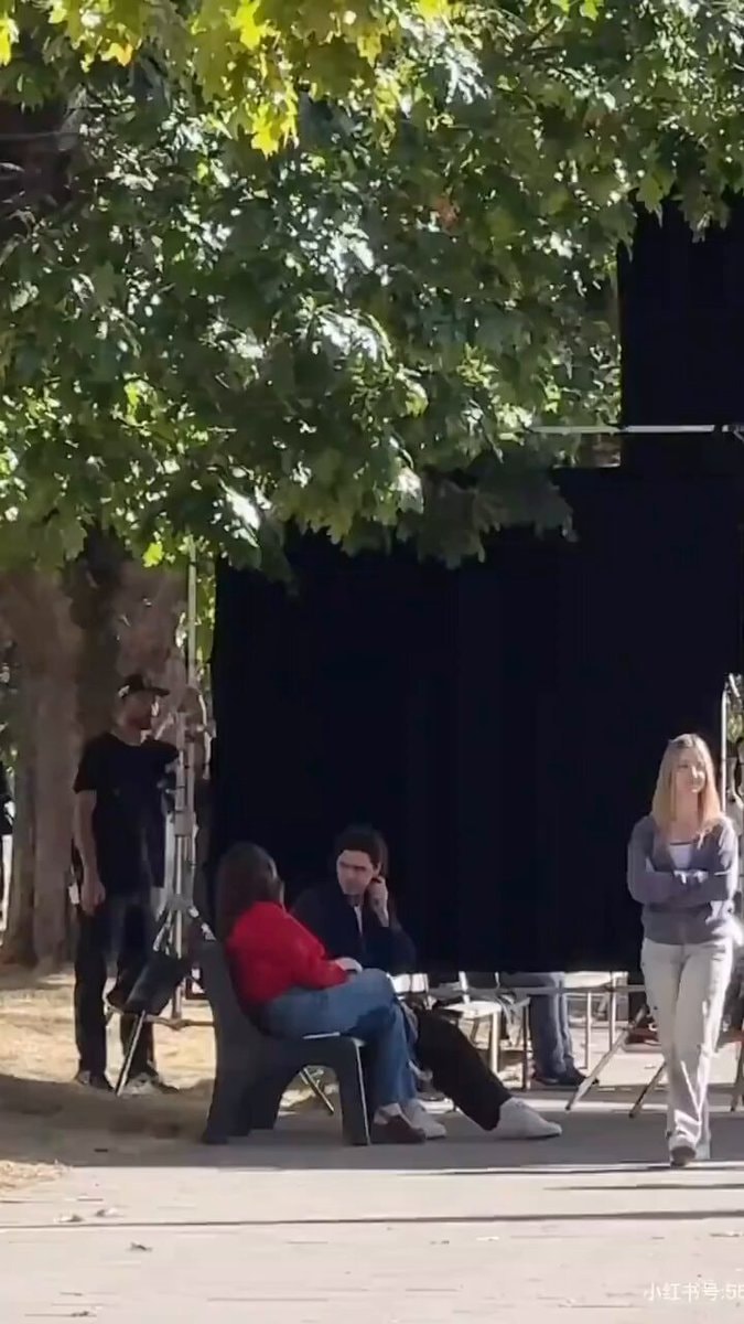 Belmont and Ella on Off Campus set