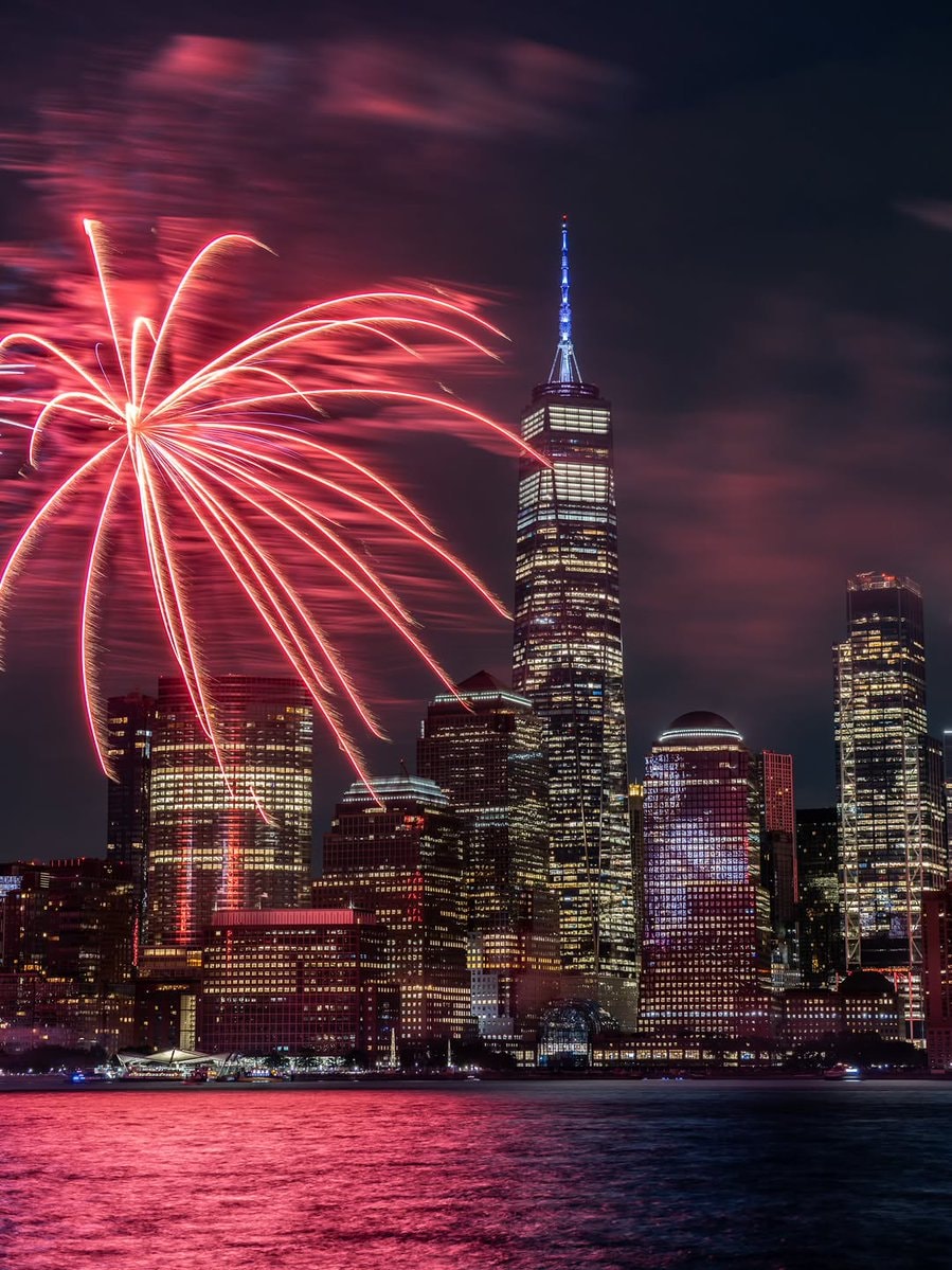 New York City fireworks (photo 2 of 2)
