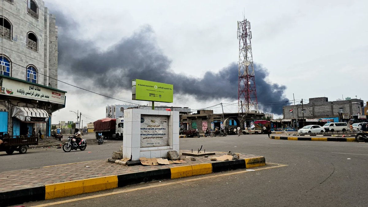 Saudi F-15 strikes Yemen (photo 2 of 3) Saudi F-15 strikes Yemen (photo 2 of 3)