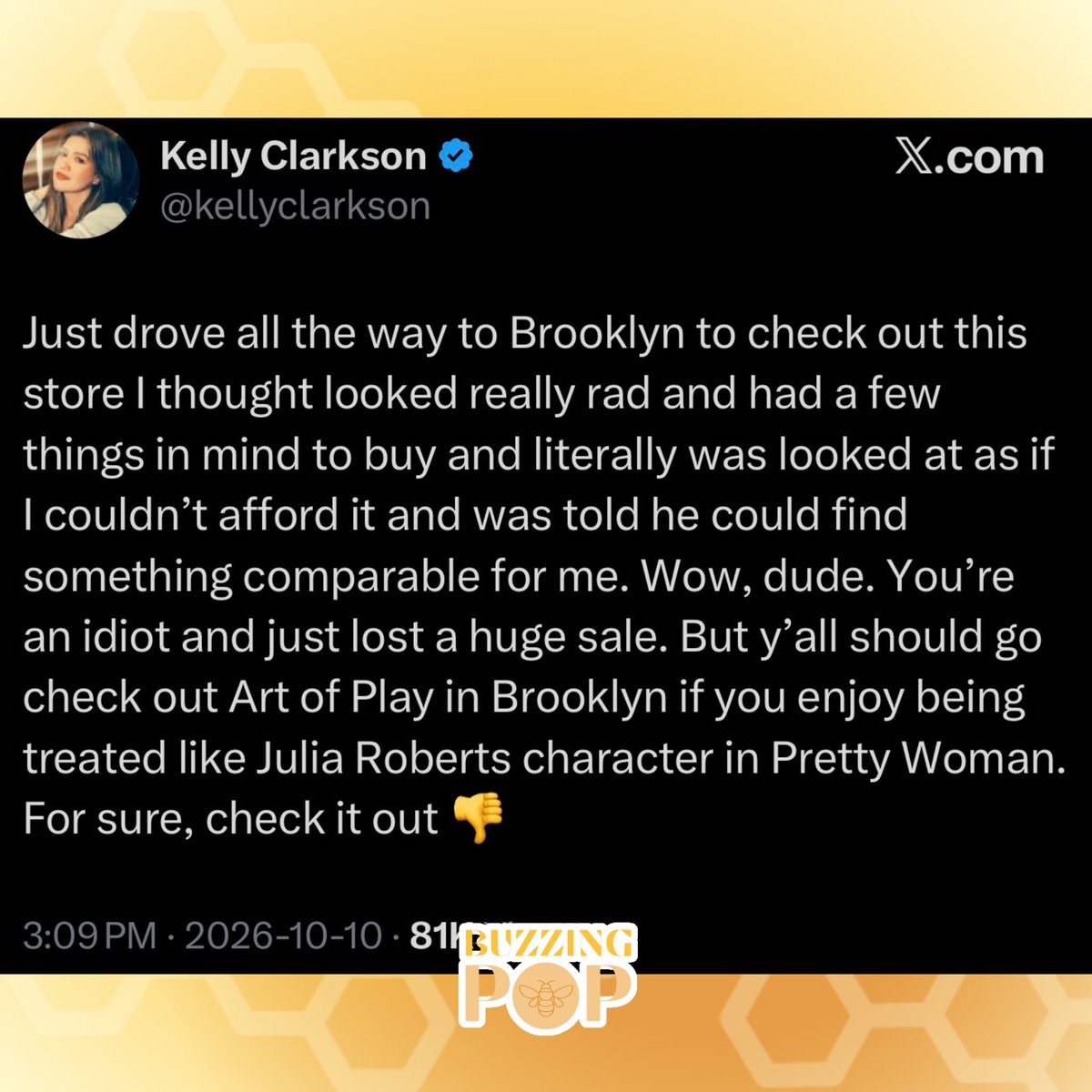 Kelly Clarkson on Brooklyn store (photo 2 of 2) Kelly Clarkson on Brooklyn store (photo 2 of 2)