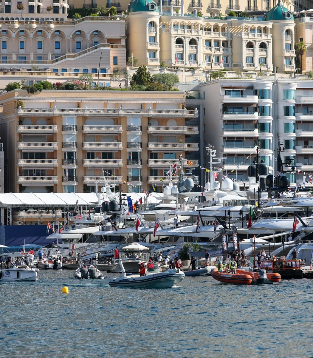 Superyacht parking shortage (photo 2 of 2) Superyacht parking shortage (photo 2 of 2)
