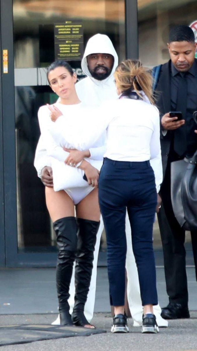 Kanye West Bianca Censori Florence (photo 3 of 4)