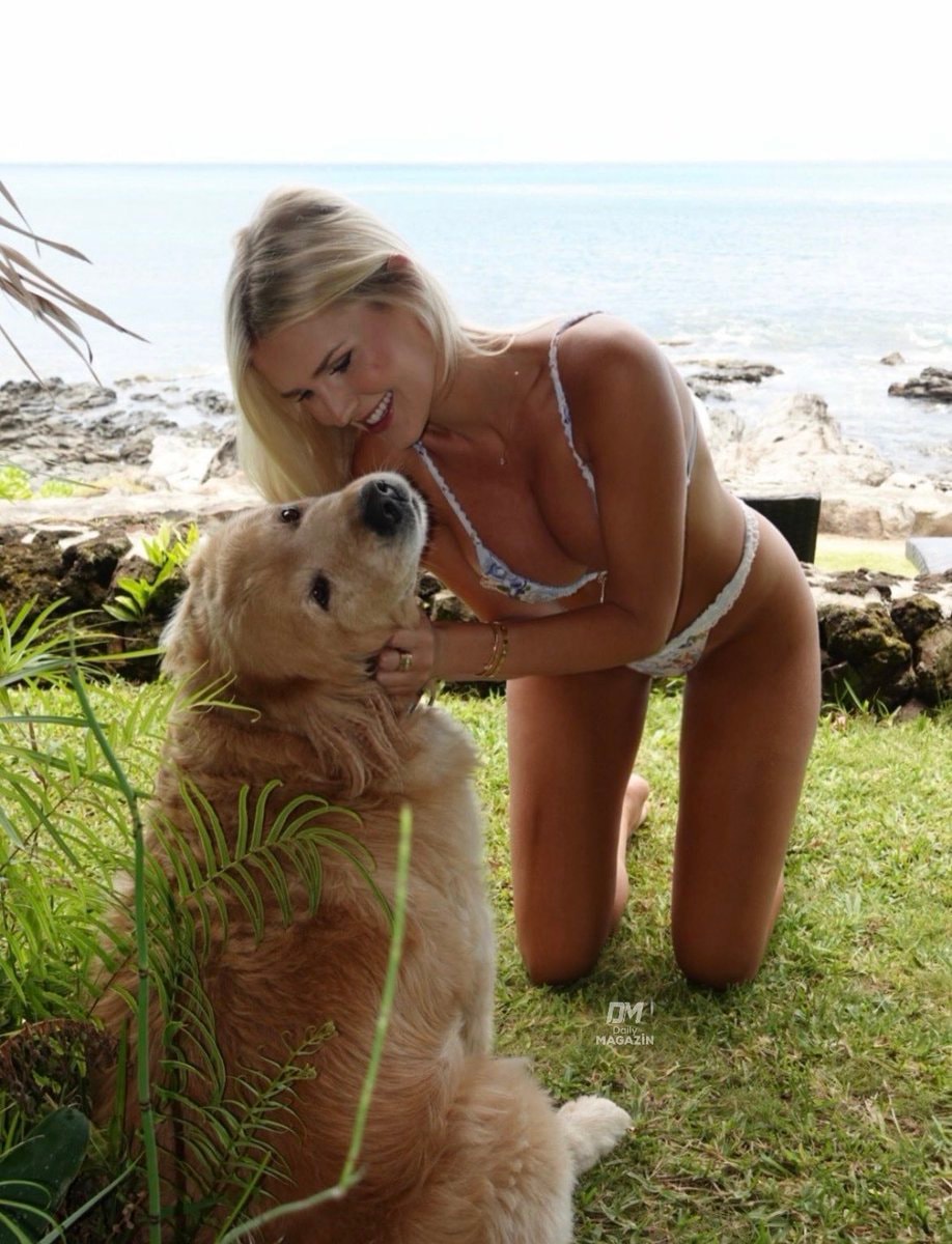 Allie Dunn golden retriever beach (photo 1 of 2)