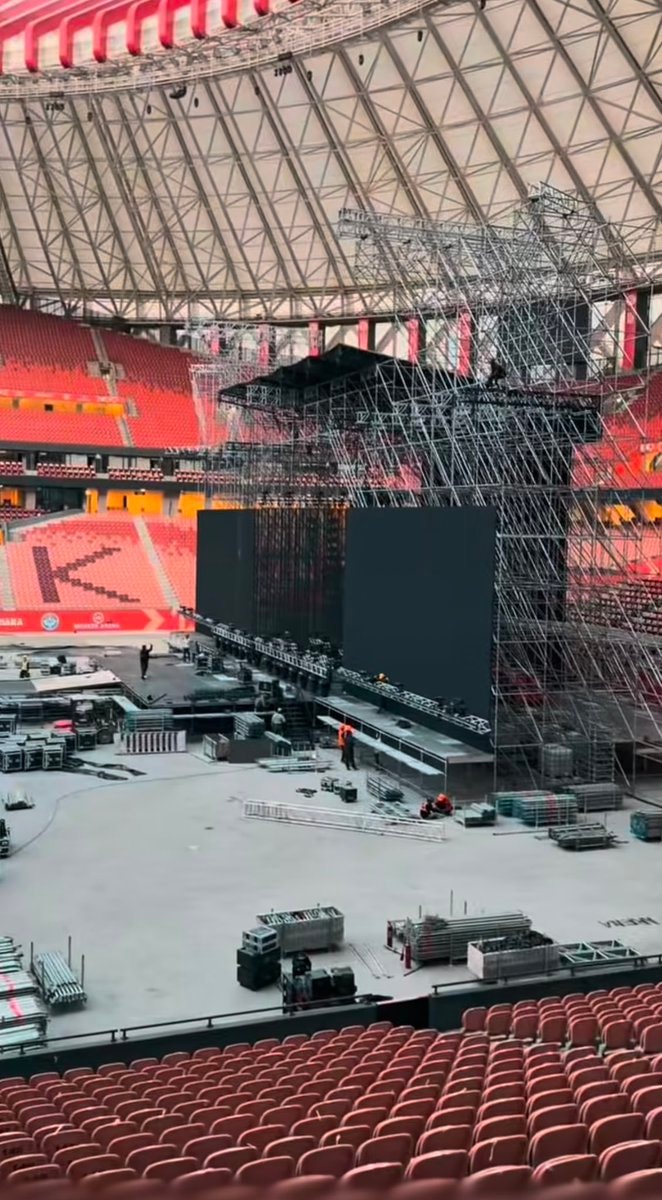 Shakira Bishkek Arena stage