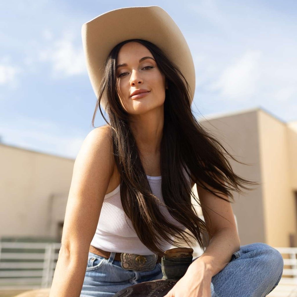 Kacey Musgraves Dolly Parton VMA tribute