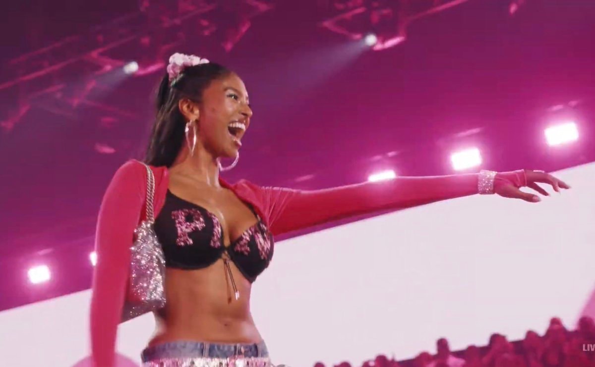 Natalia Bryant Victoria's Secret debut
