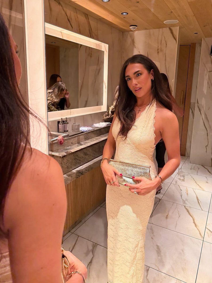 Tara Kirk 🔥🔥 (photo 2 of 4)