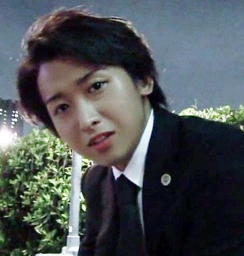 Satoshi Ohno surprised expression (photo 3 of 4)