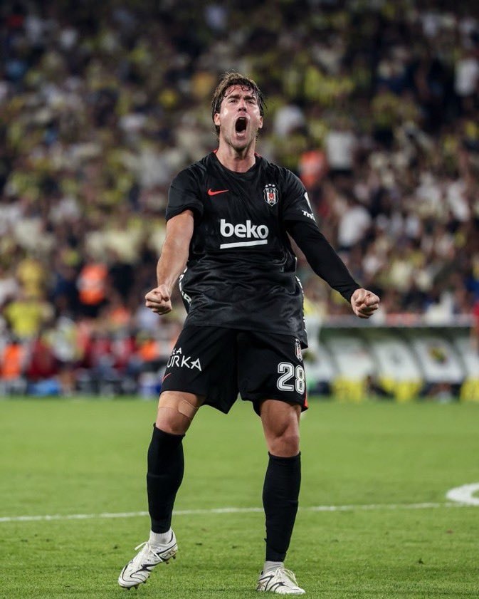 Vlahović UEFA Europa League winning goal