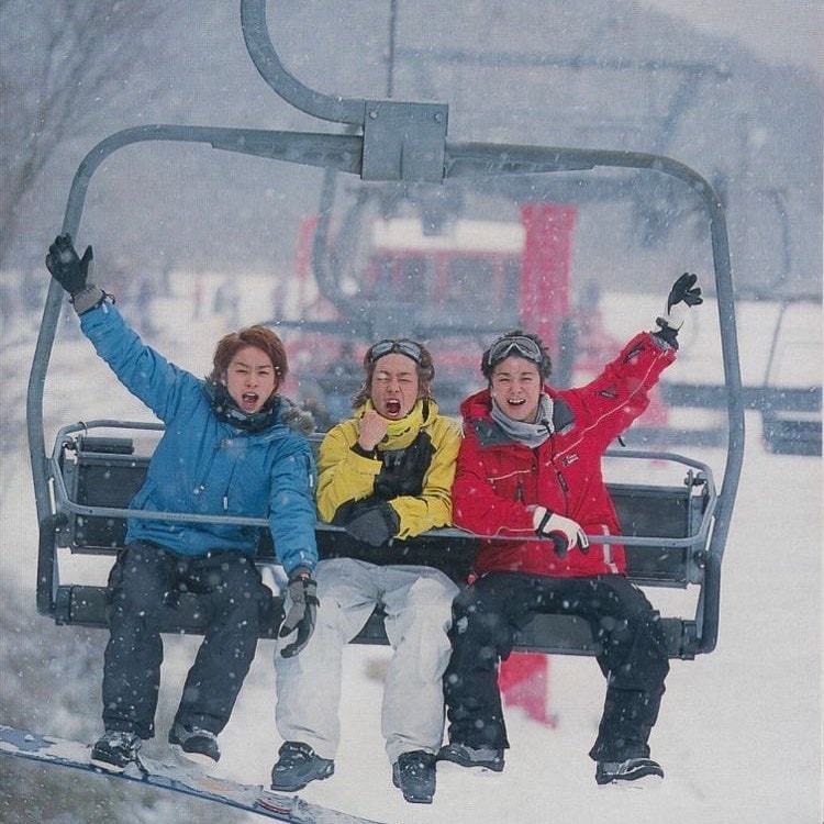 Arashi selfie ❤💚💙 (photo 2 of 2)