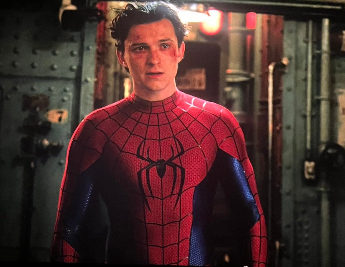 Tom Holland Spider-Man Peter Parker (photo 4 of 4)
