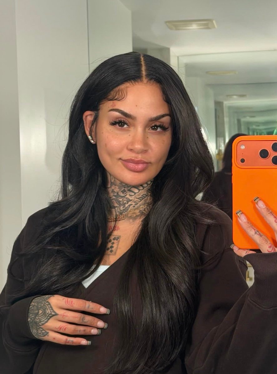 Kehlani selfies (photo 2 of 4)