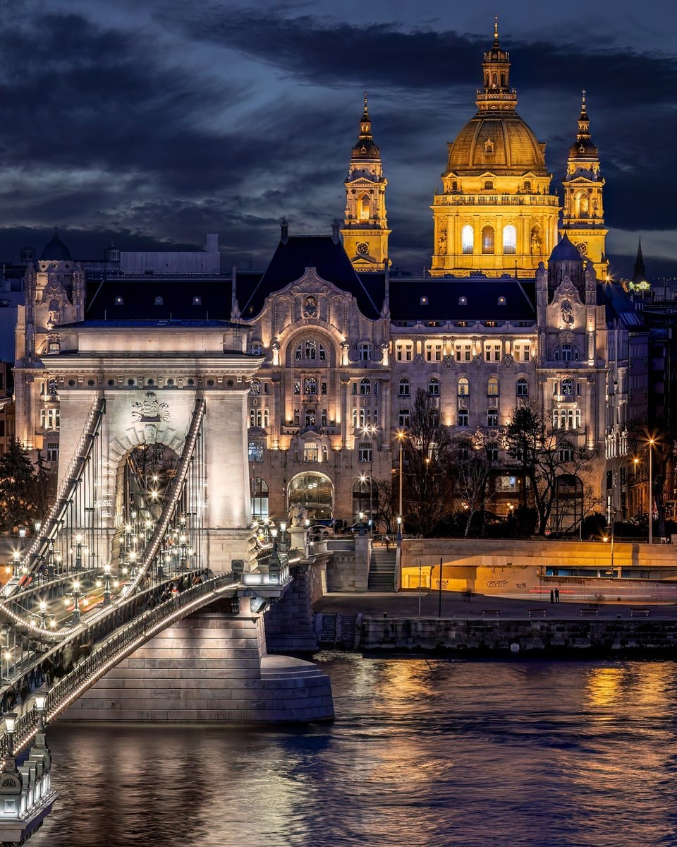 Budapest Hungary cityscape at dusk (photo 2 of 3)