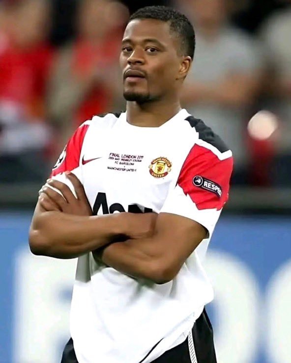 Patrice Evra discusses United left-backs (photo 2 of 2)