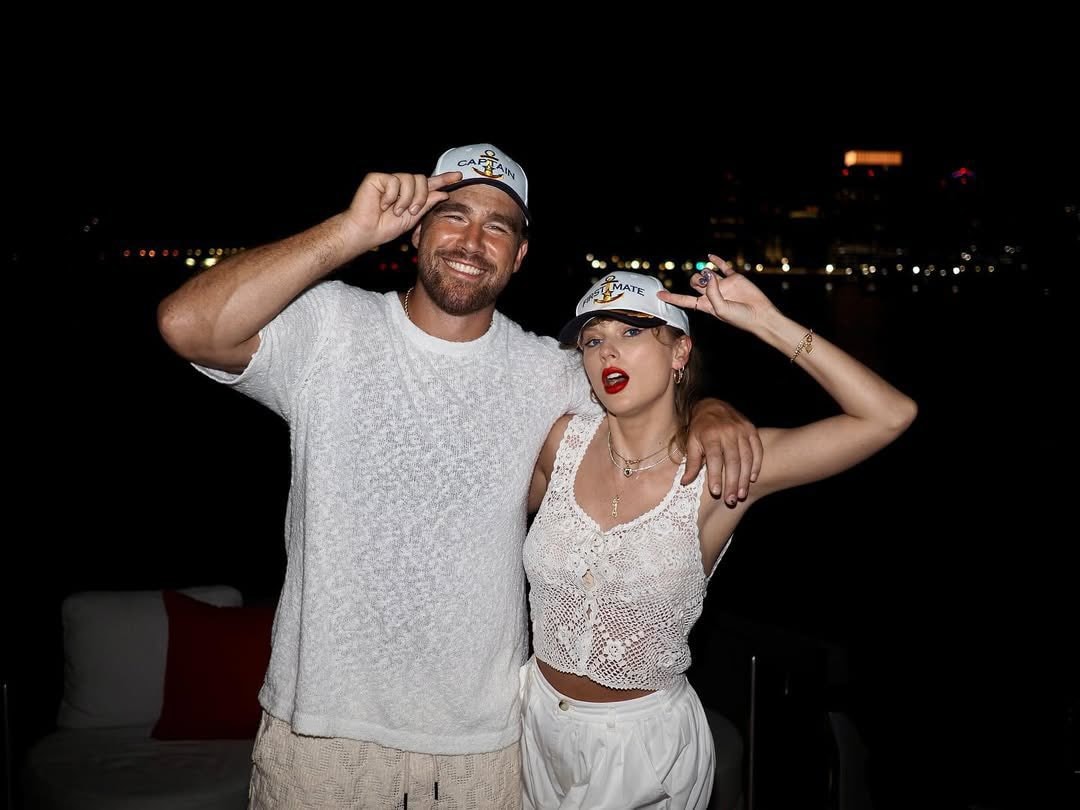 Travis Kelce Taylor Swift female dog (photo 1 of 2)