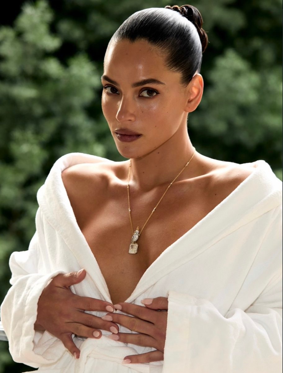 Adria Arjona Adria Arjona