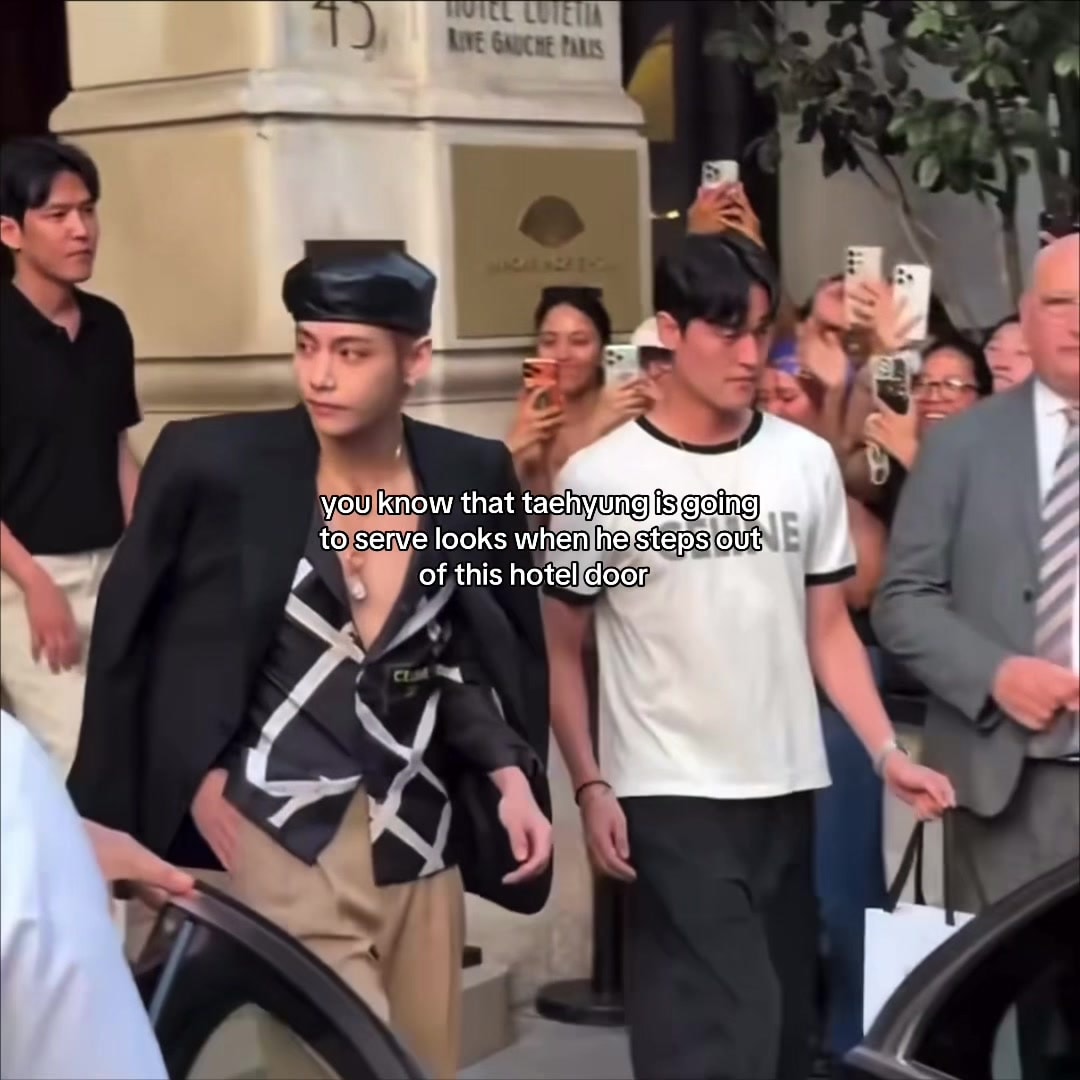 V fashion week Paris Celine looks