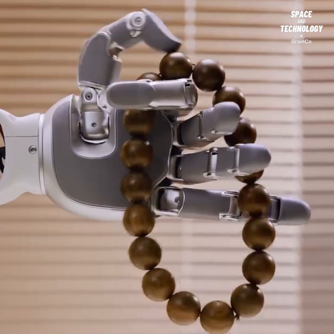 BrainCo Revo3 robotic hand